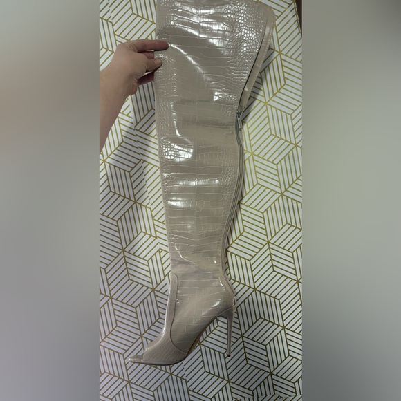 Cape Robbin Cream Over-the-Knee heeled Boots size 8 - Picture 12 of 13